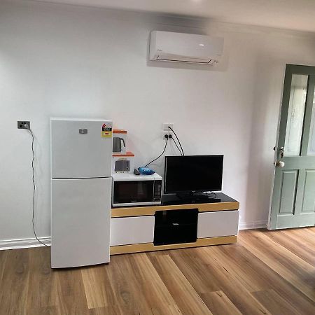 Hughesdale Private Studio Apartment Oakleigh Ngoại thất bức ảnh